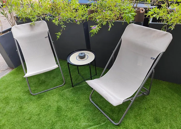 Elegant T2 A Endoume Avec Terrasse